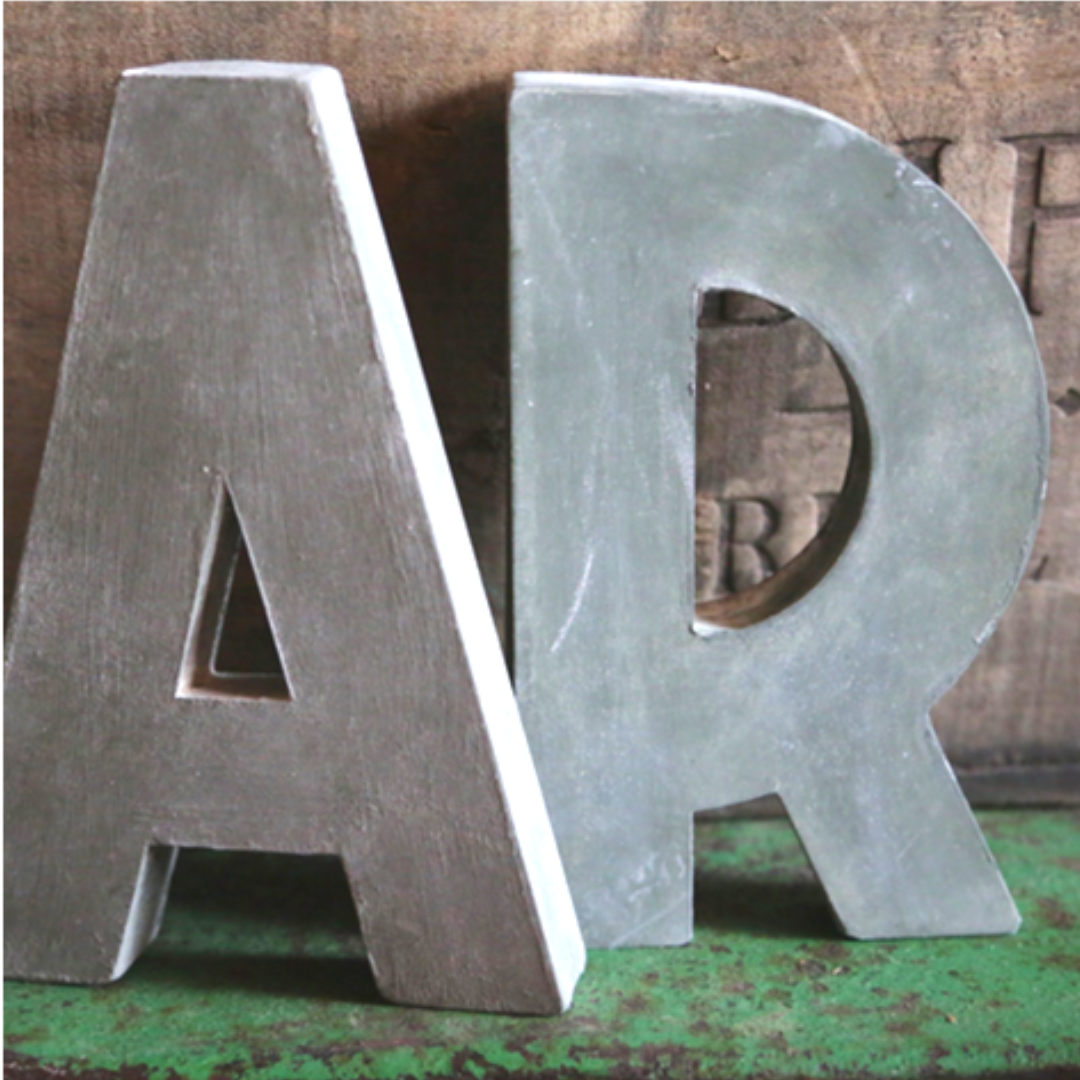 ZINC ALPHABET ICI ET LA