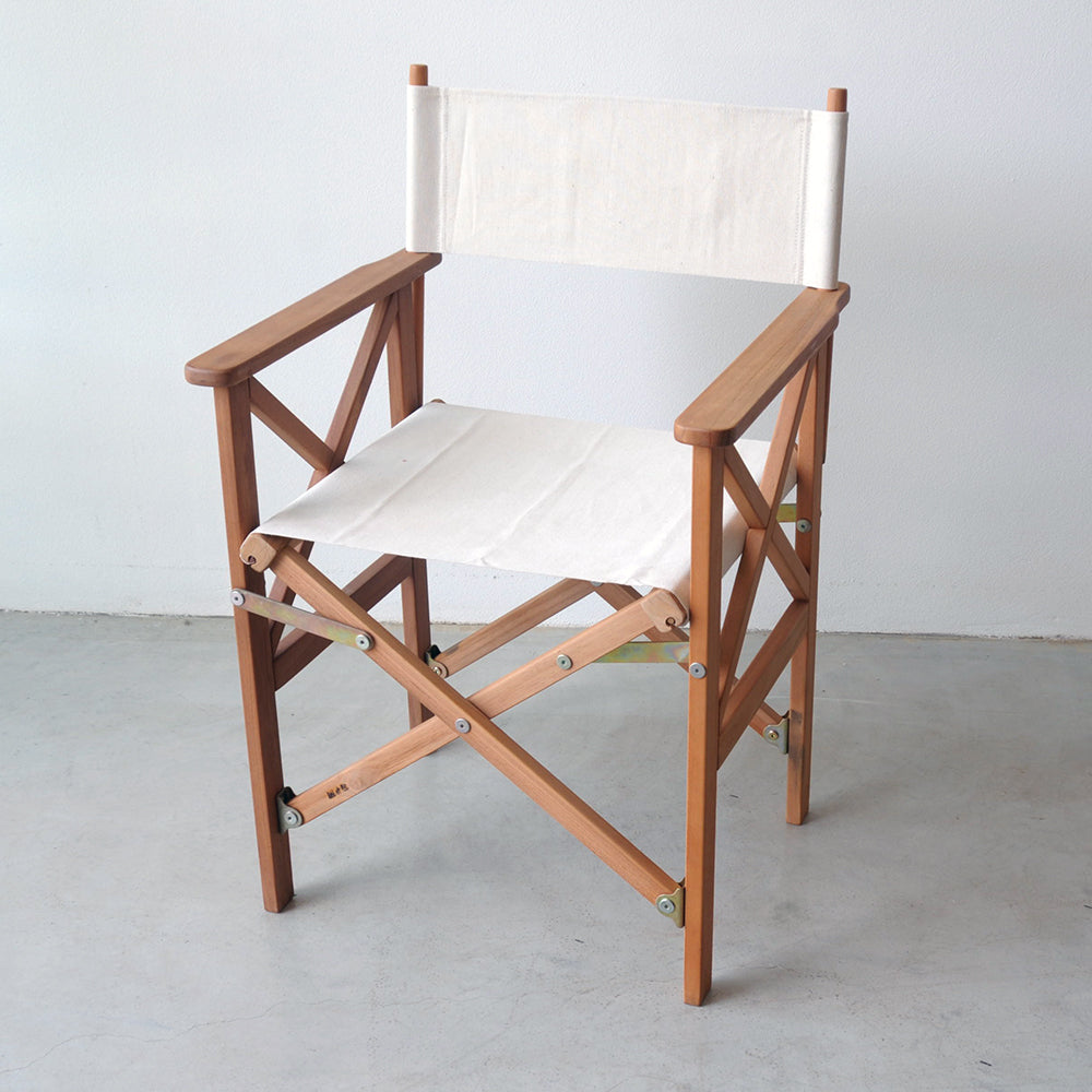Ici et la teak director's chair made of the Oxford - A natural/ecru coloured 100% cotton 43cm fabric  by Les Toiles du Soleil